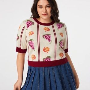 Round Neckline Fruit Knitted Short Sleeve Sweater